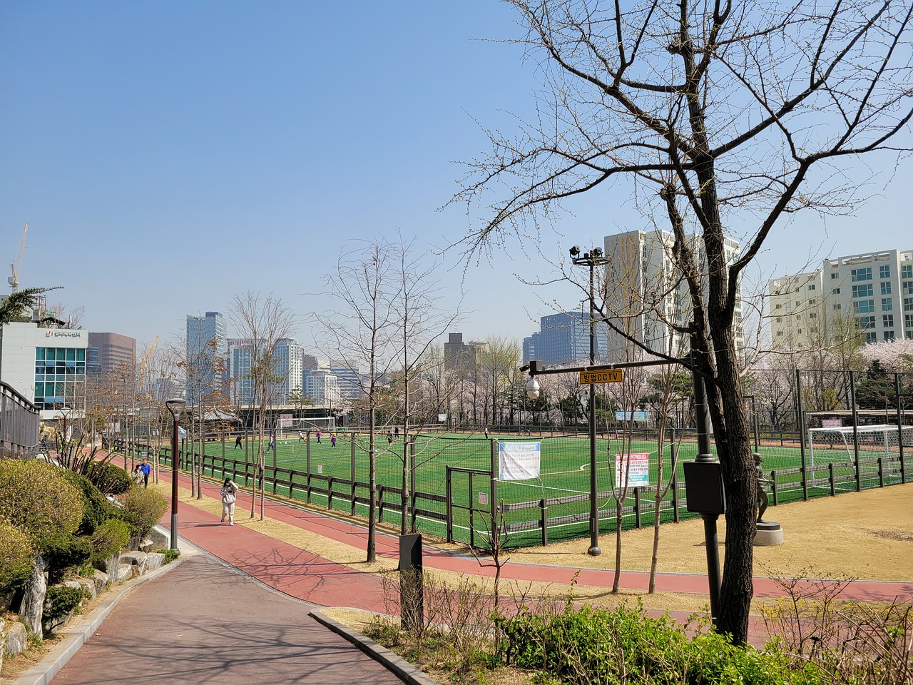 尼克斯前进
